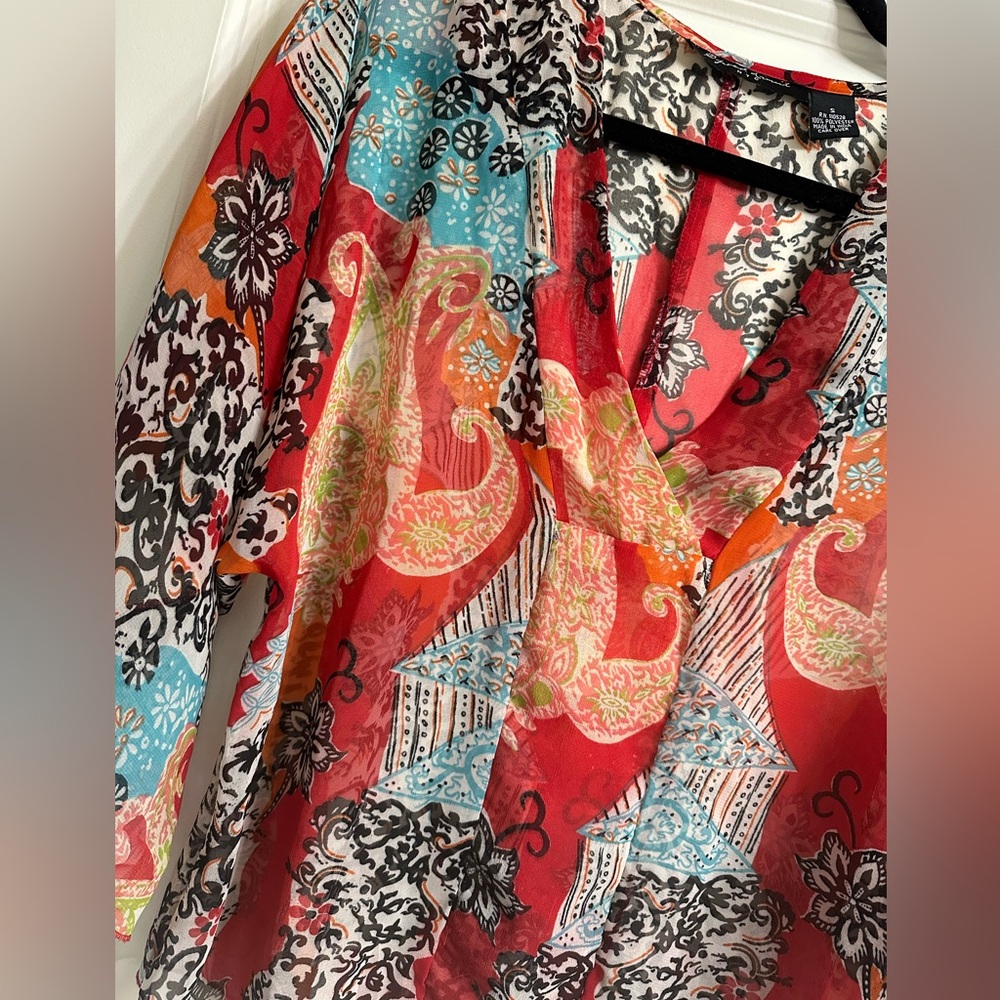 Colorful Women's Top - Picture 2 of 4